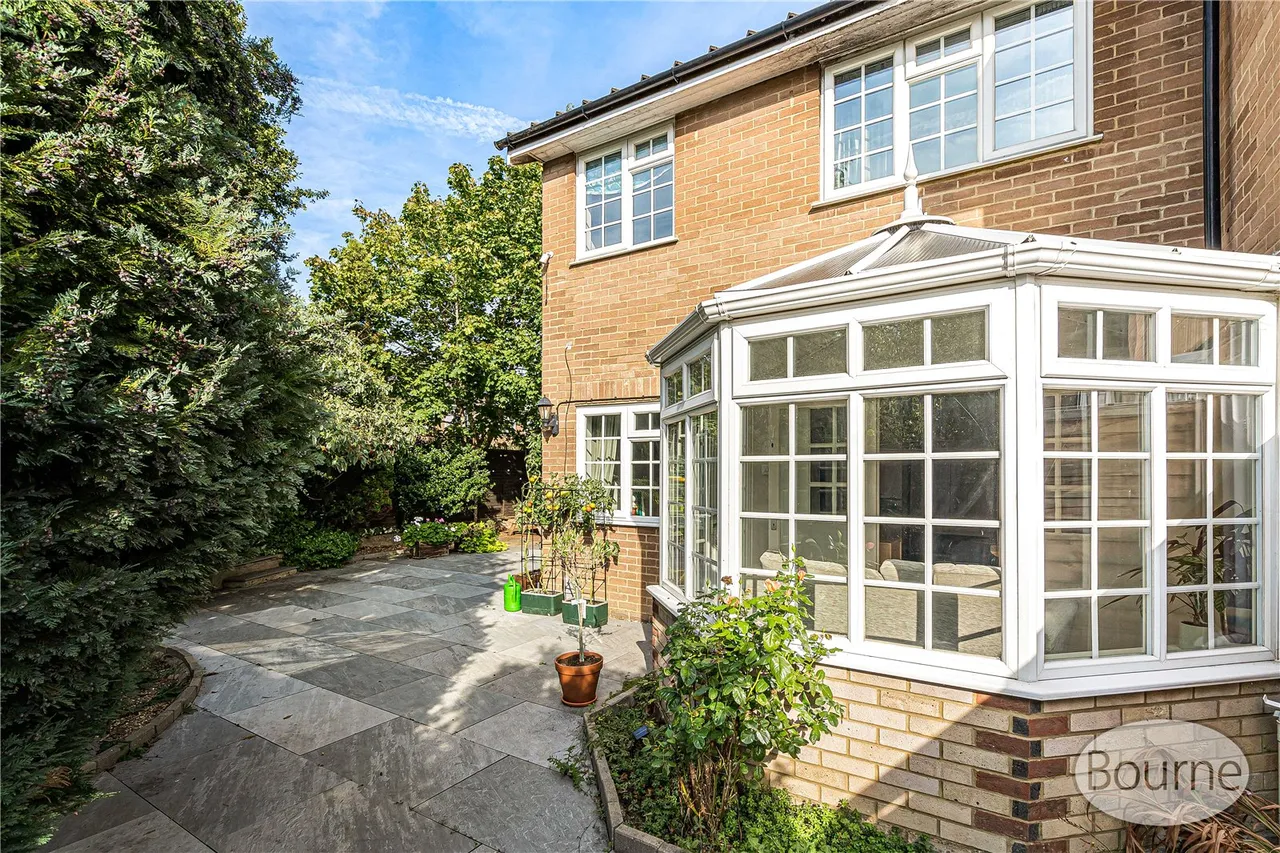 Regalfield Close, Guildford, GU2, photo 23
