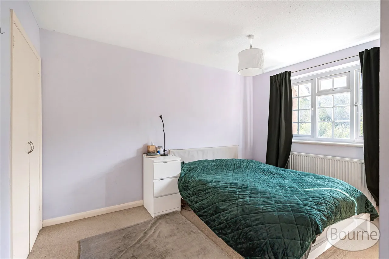 Regalfield Close, Guildford, GU2, photo 6