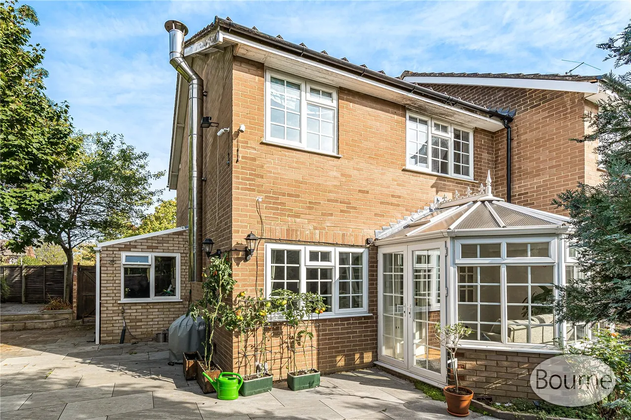 Regalfield Close, Guildford, GU2, photo 11