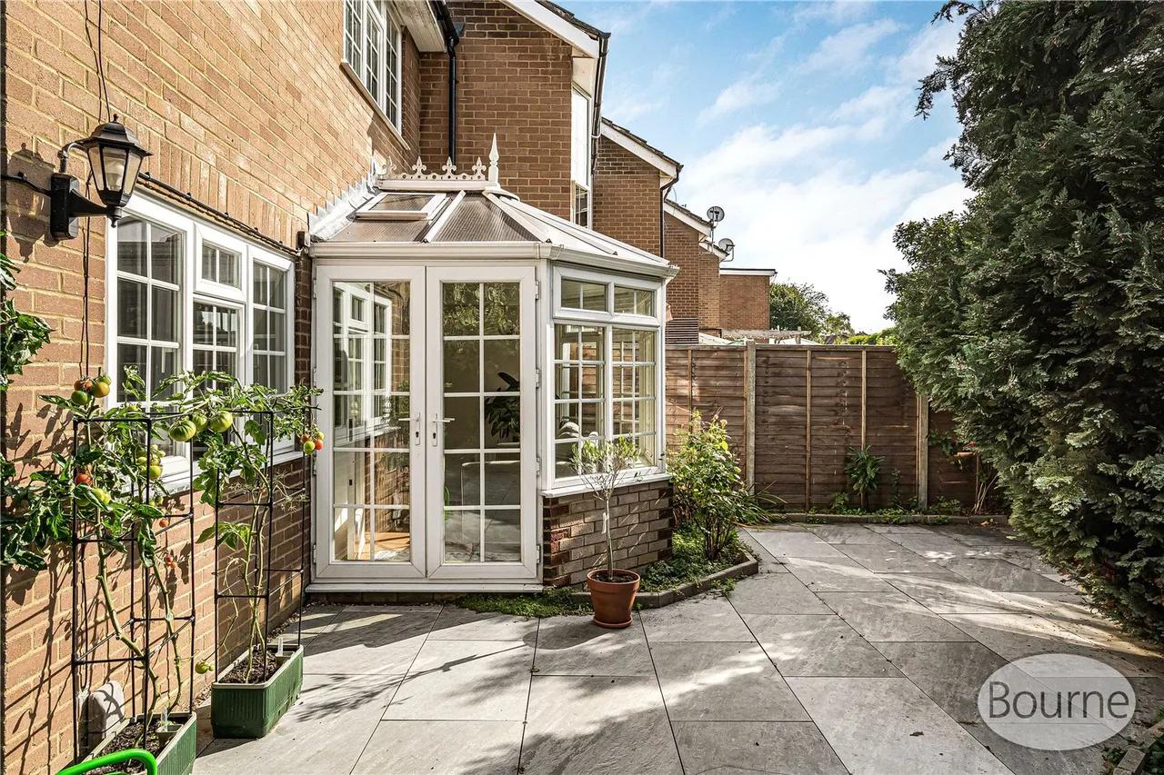 Regalfield Close, Guildford, GU2, photo 21