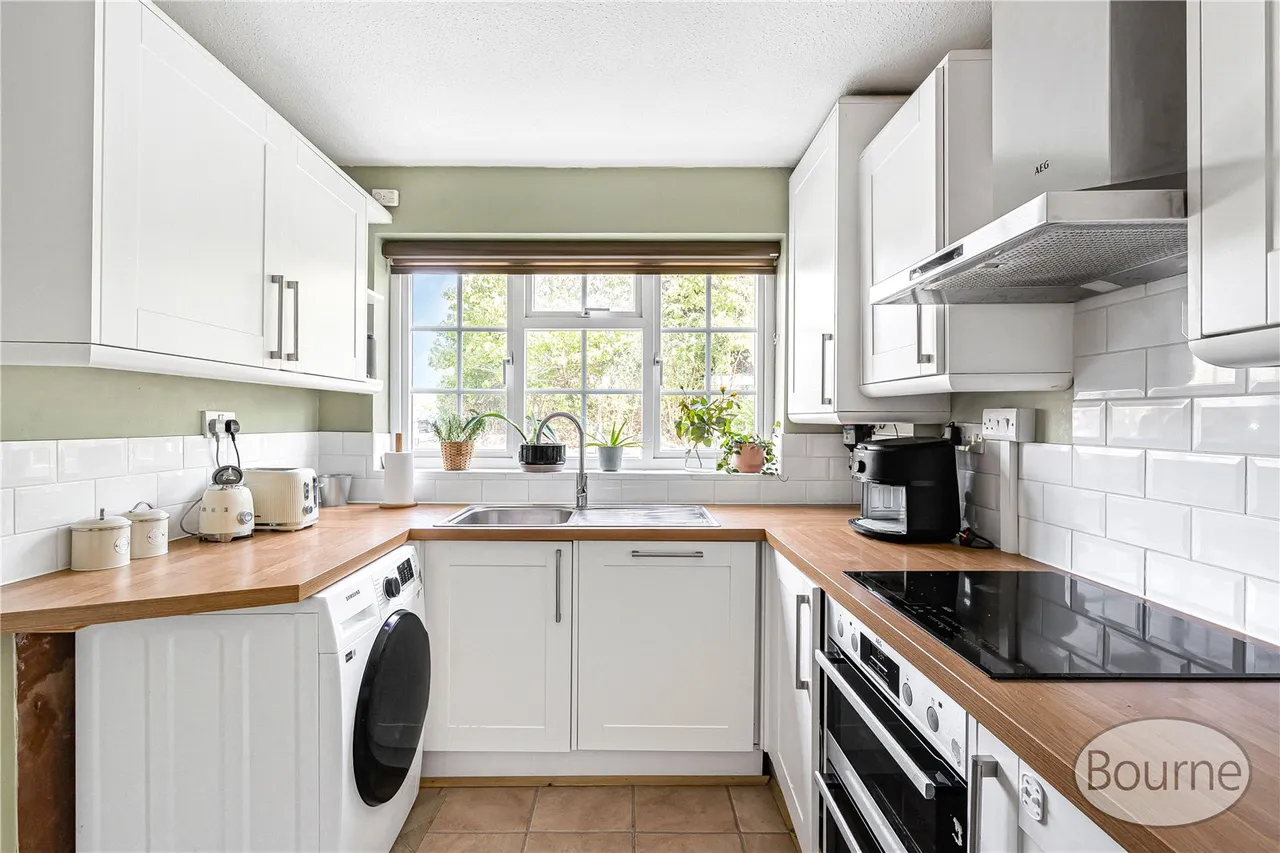 Regalfield Close, Guildford, GU2, photo 12