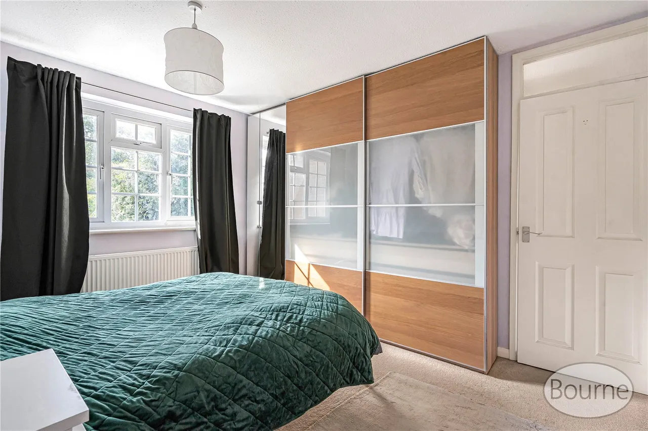 Regalfield Close, Guildford, GU2, photo 18