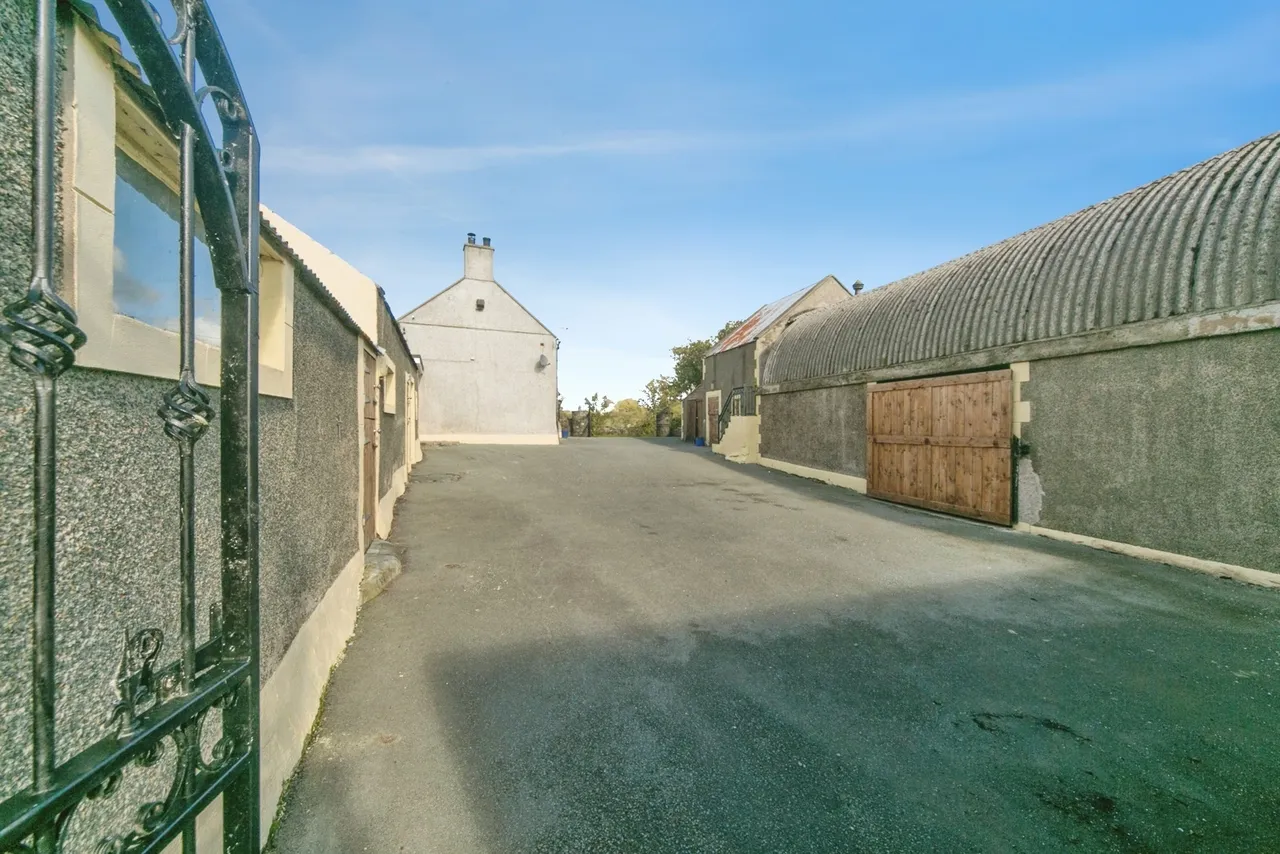 Llantrisant, Holyhead, LL65, photo 13