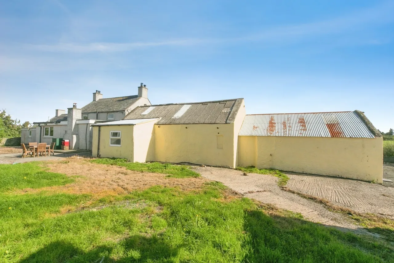 Llantrisant, Holyhead, LL65, photo 22