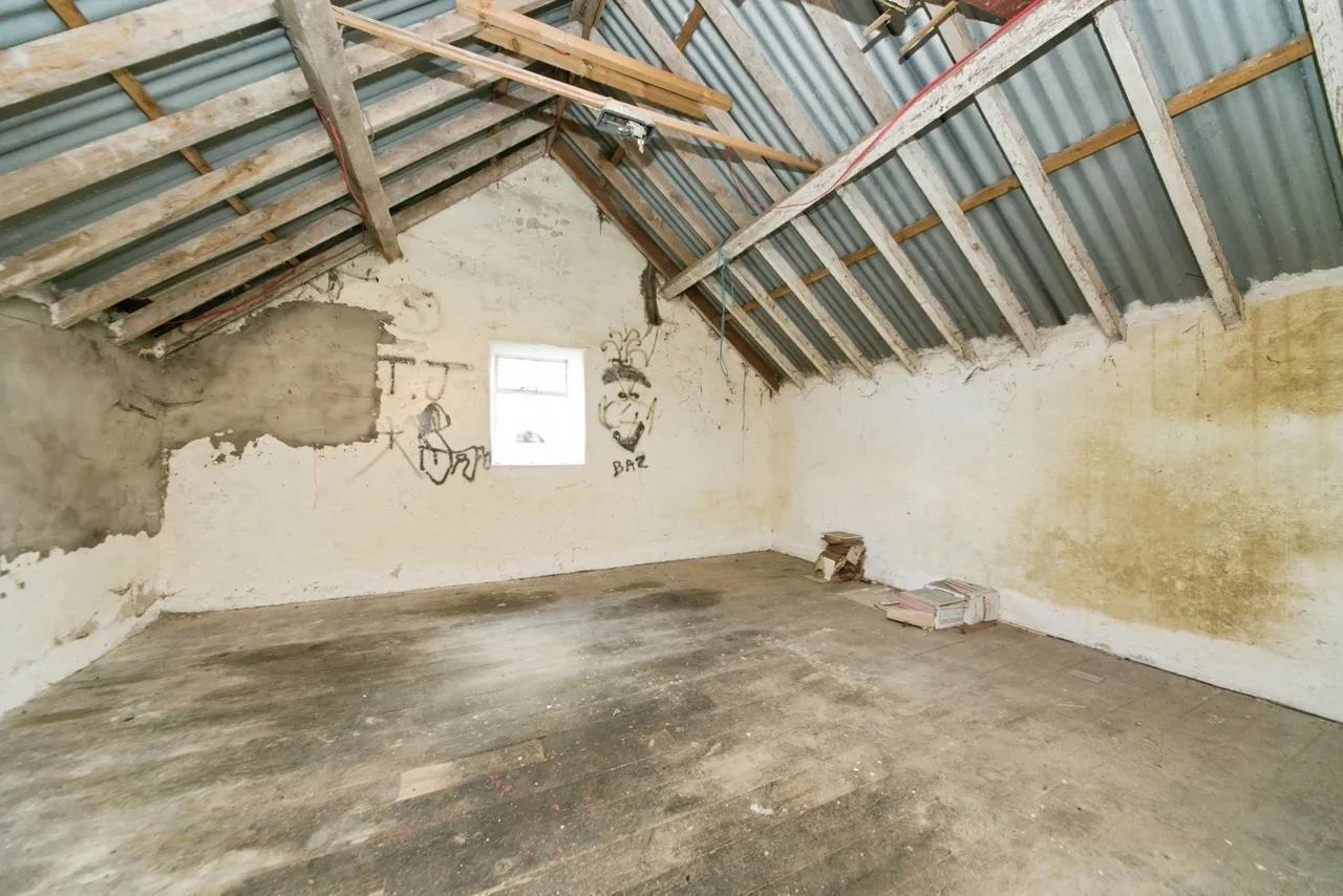 Llantrisant, Holyhead, LL65, photo 25
