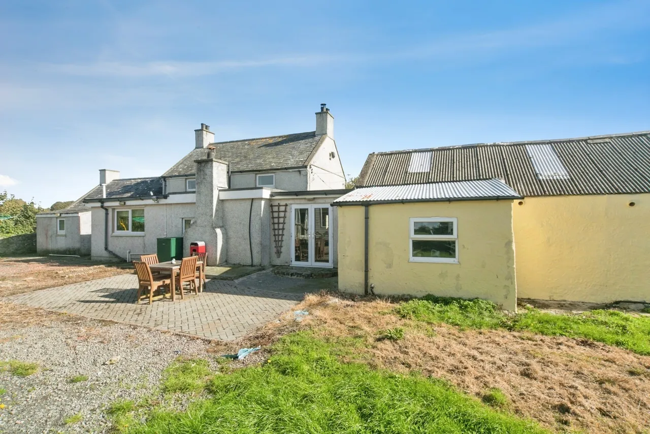 Llantrisant, Holyhead, LL65, photo 19