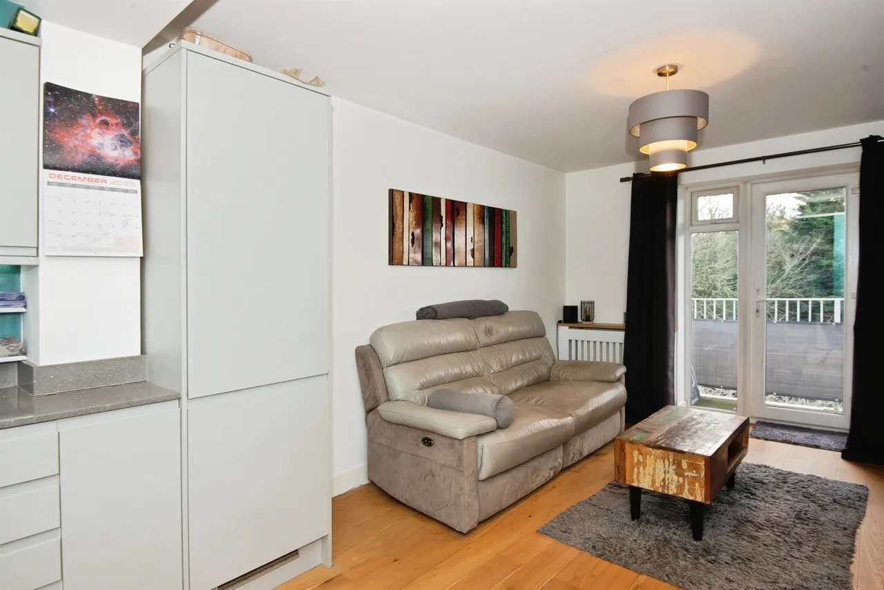West Wycombe Road, High Wycombe, HP12, photo 4