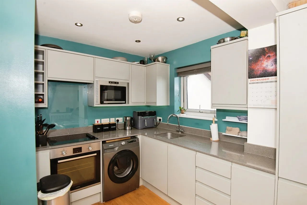 West Wycombe Road, High Wycombe, HP12, photo 6