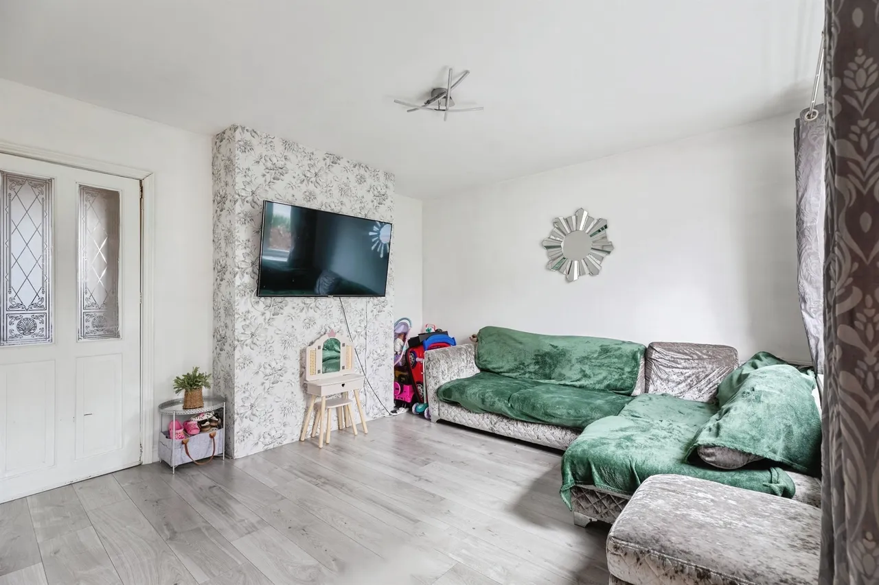 Chevet Rise, Royston, Barnsley, photo 2