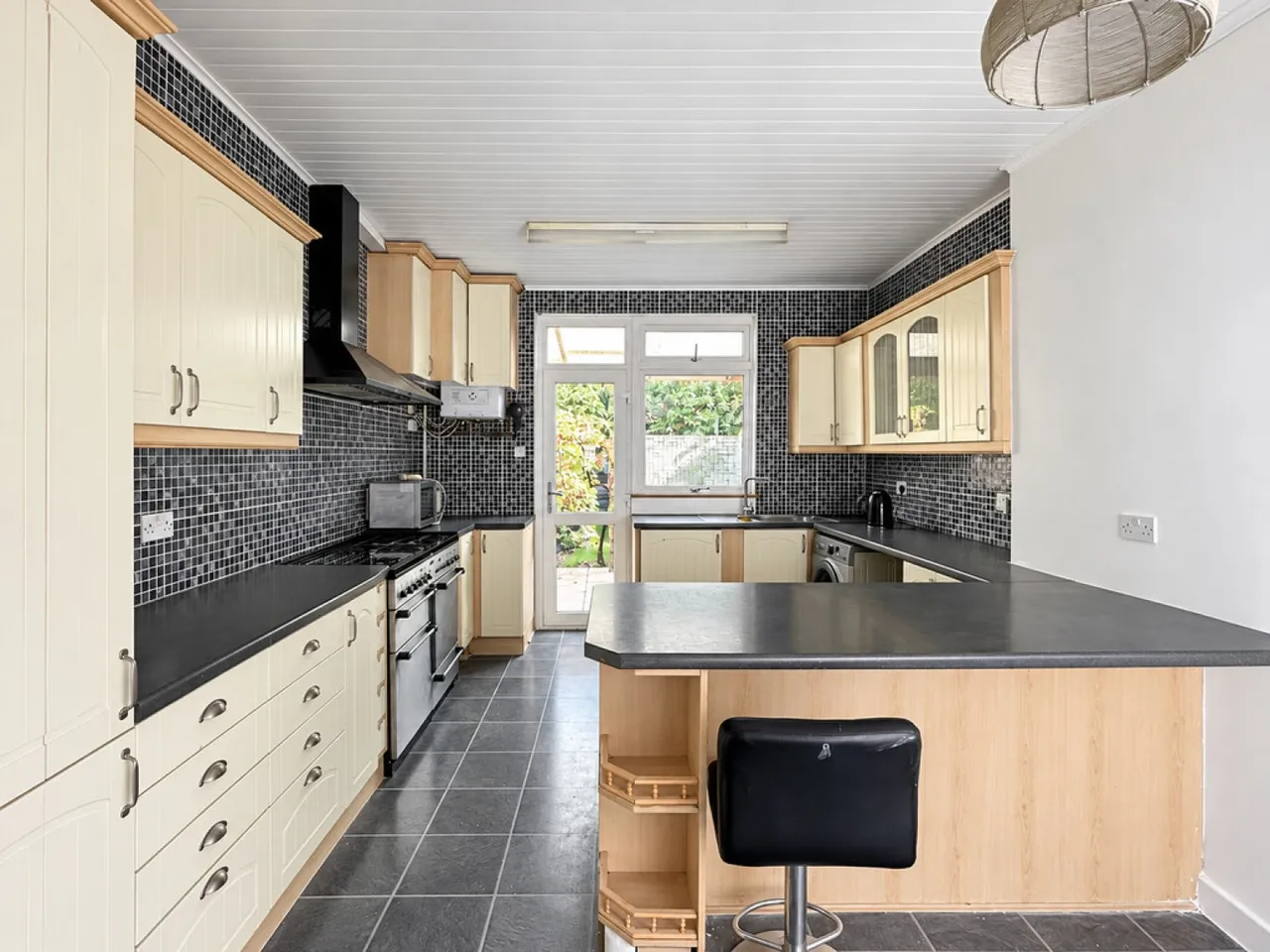 Ramuz Drive, Westcliff-On-Sea, SS0, photo 8