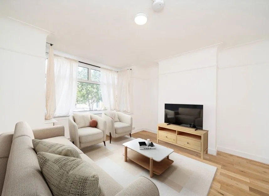 4 bed house to rent — Hunter Road, Thornton Heath, CR7