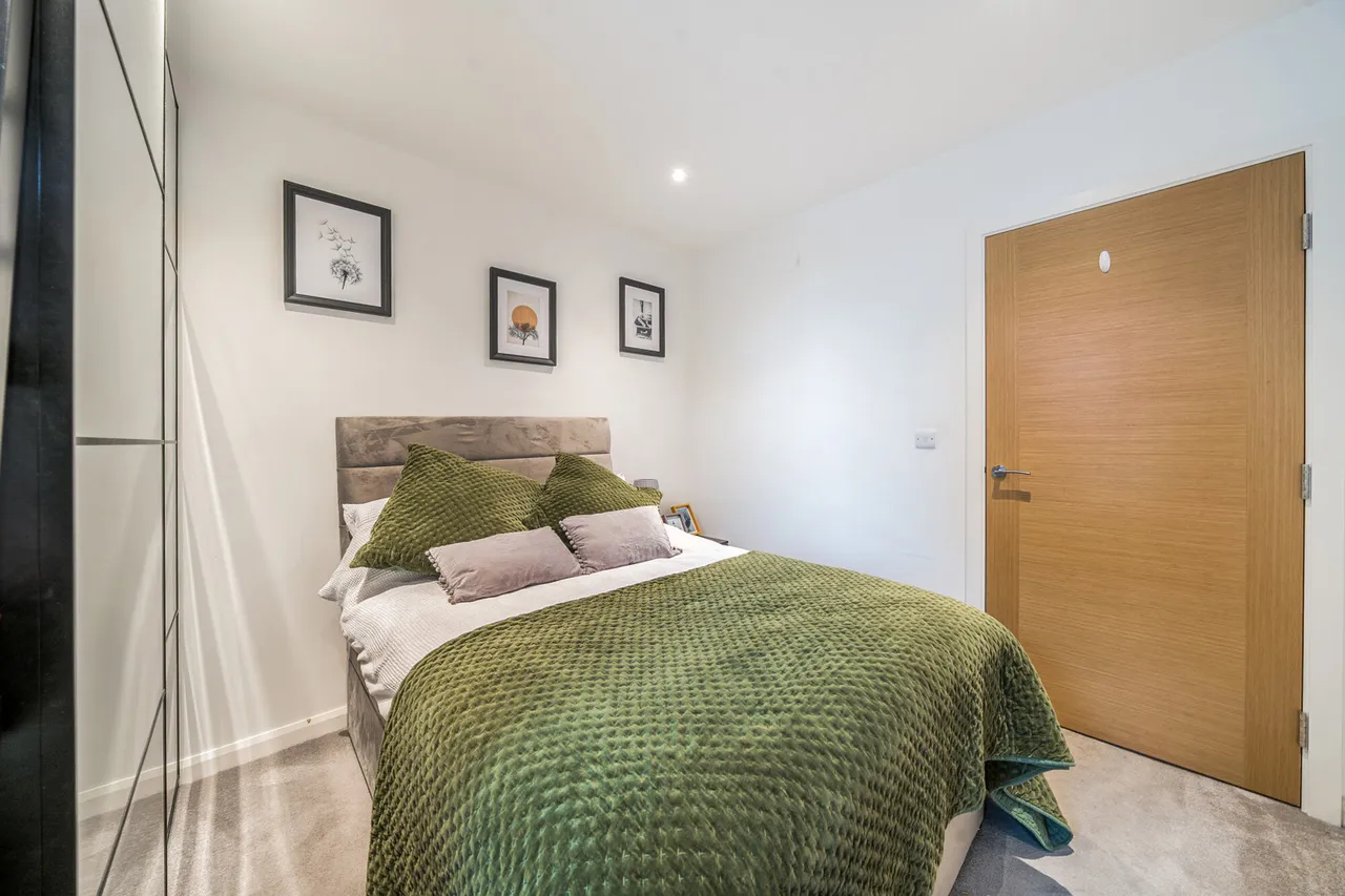 Station Approach, Ruislip, HA4, photo 18