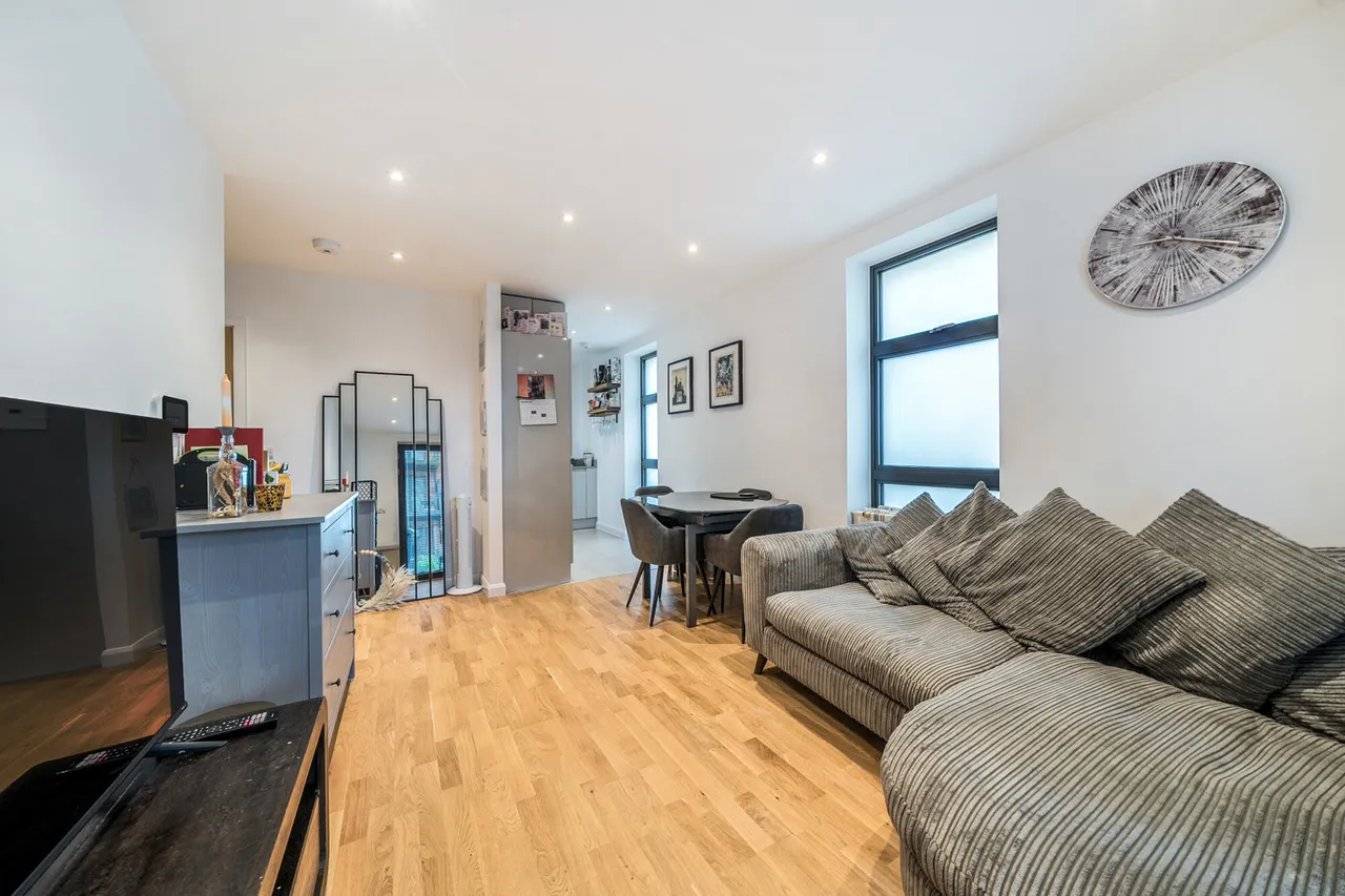 Station Approach, Ruislip, HA4, photo 16