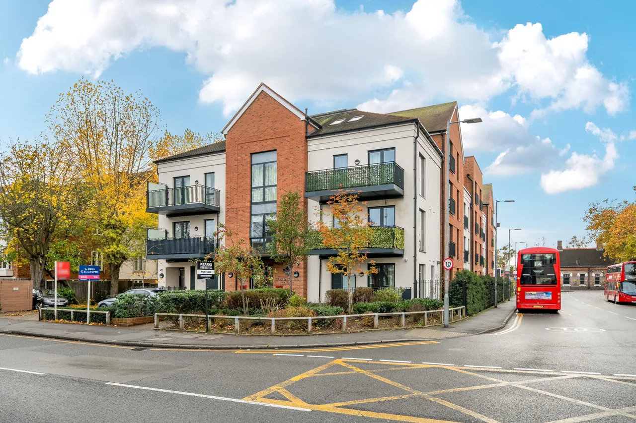 Station Approach, Ruislip, HA4, photo 13