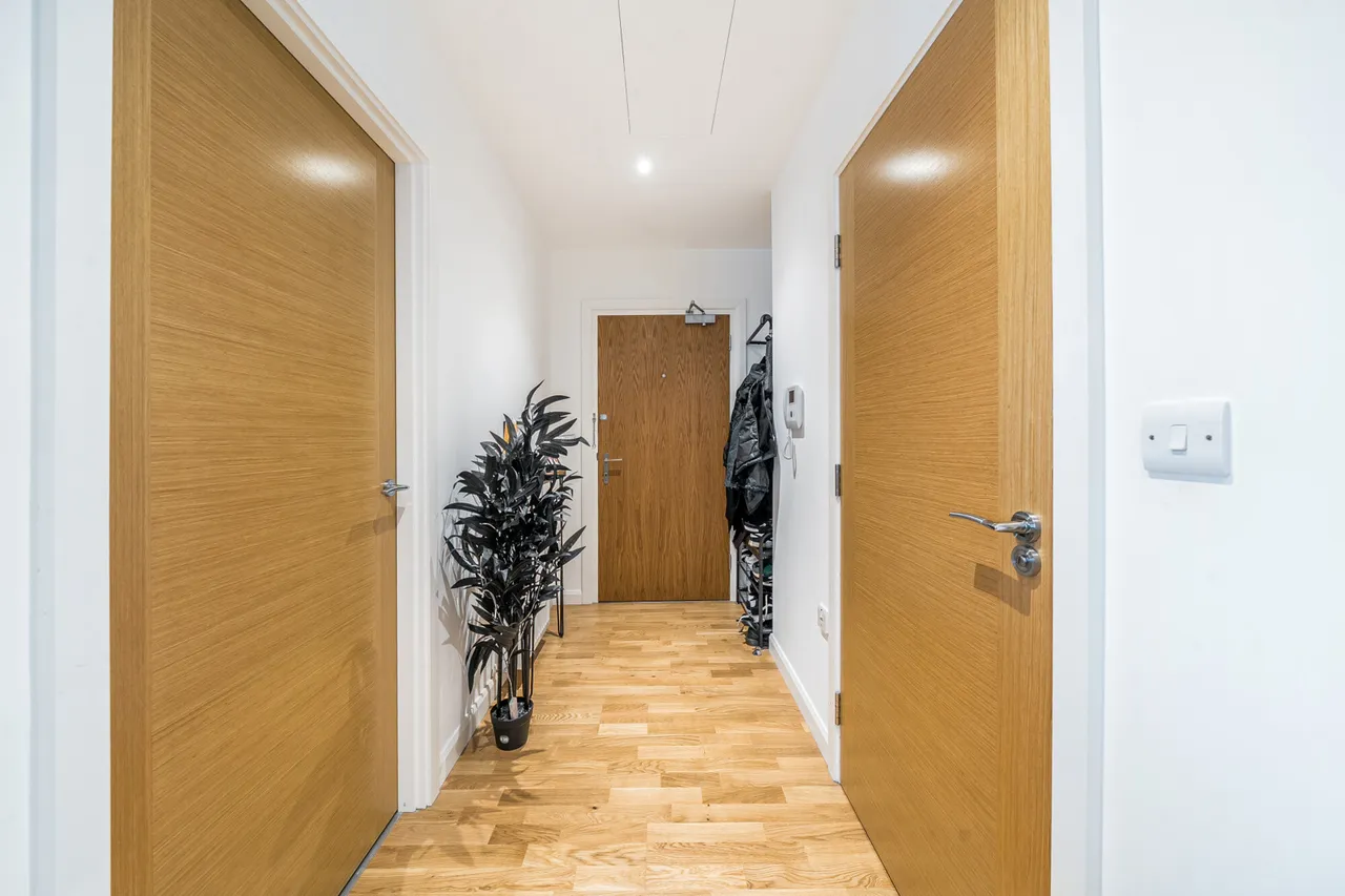 Station Approach, Ruislip, HA4, photo 12