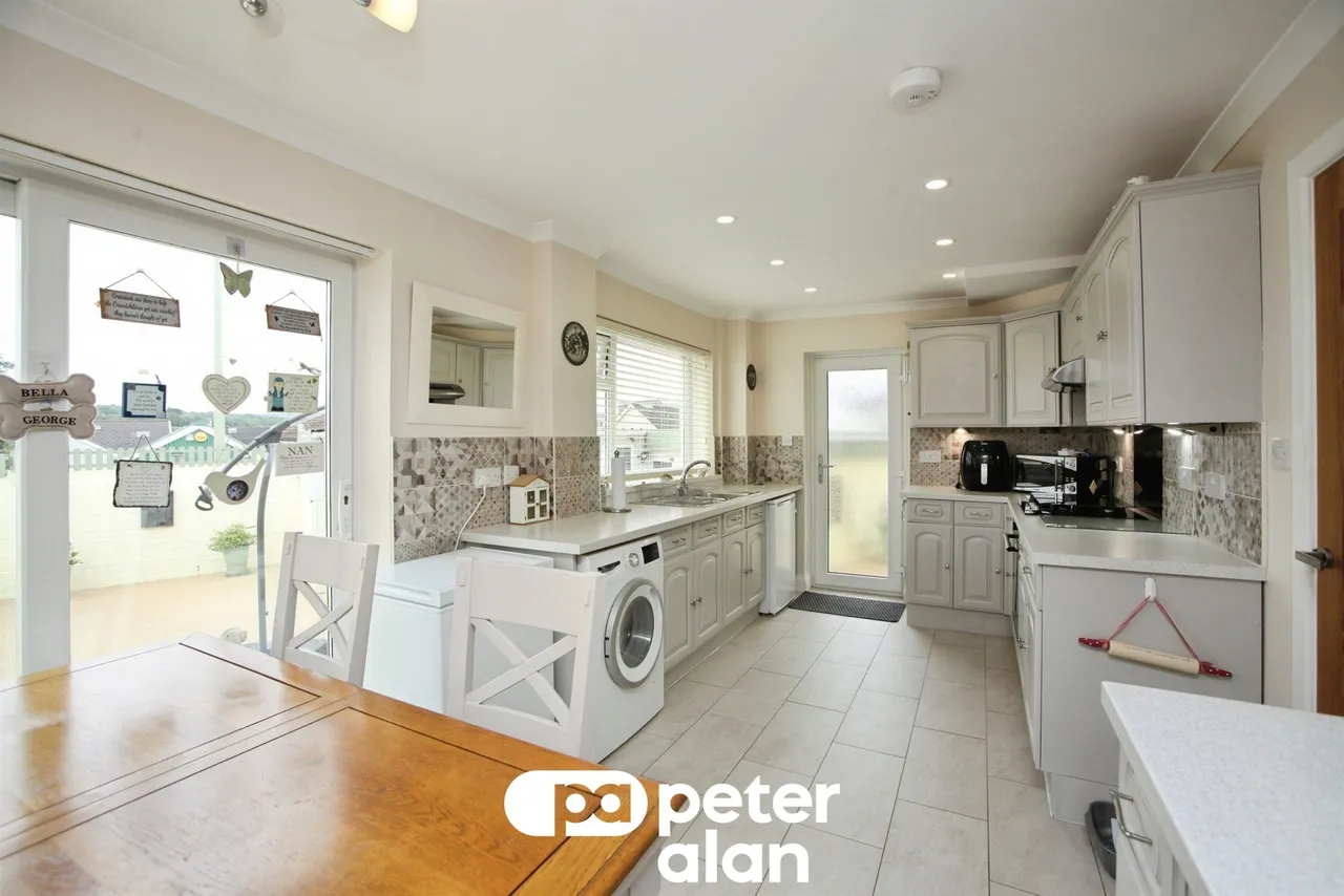 Fairfield Close, Blackwood, NP12, photo 5