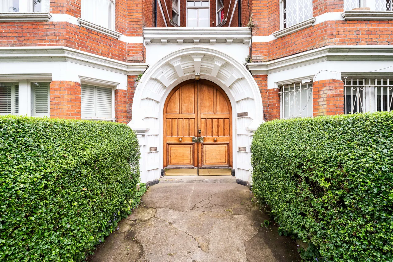 Prince Of Wales Drive, London, SW11, photo 10