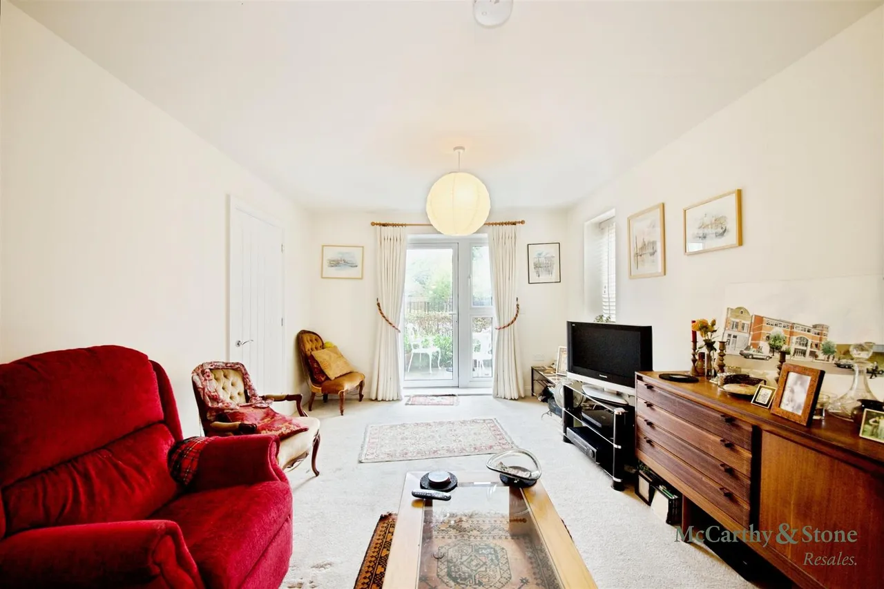 2 bed flat for sale, Westpole Avenue, Barnet, EN4
