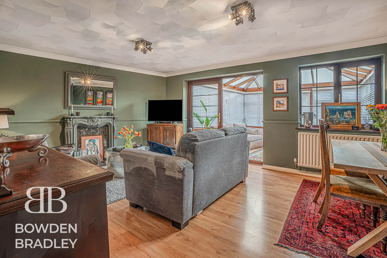 Copperfield, Chigwell, IG7, photo 2