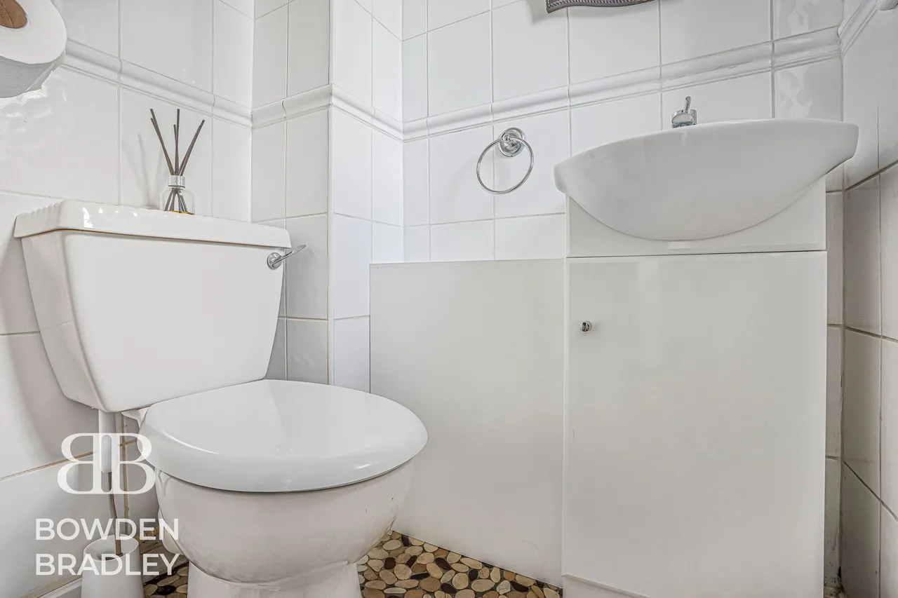 Copperfield, Chigwell, IG7, photo 11