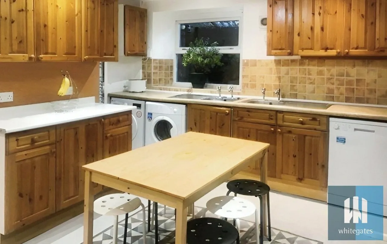 Fitzwilliam Street, Huddersfield, HD1, photo 10