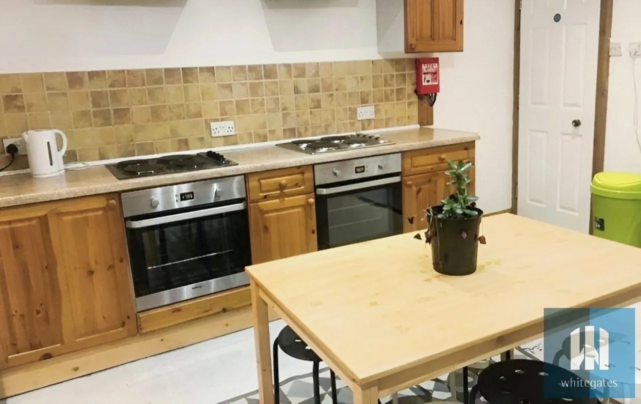 Fitzwilliam Street, Huddersfield, HD1, photo 9