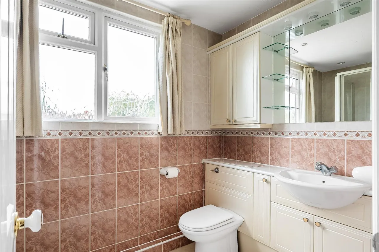 Ashwood Park, Fetcham, KT22, photo 9