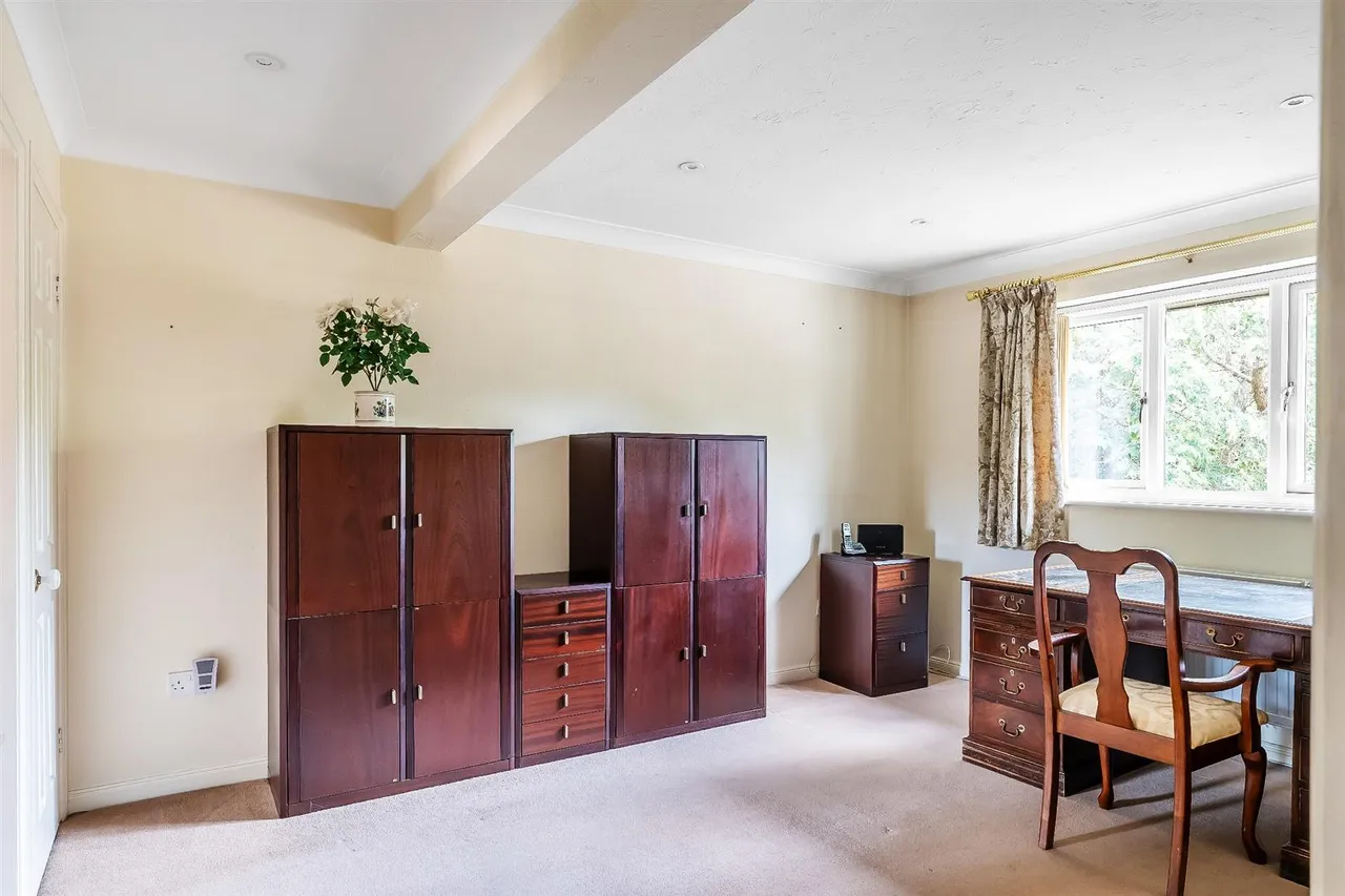 Ashwood Park, Fetcham, KT22, photo 5