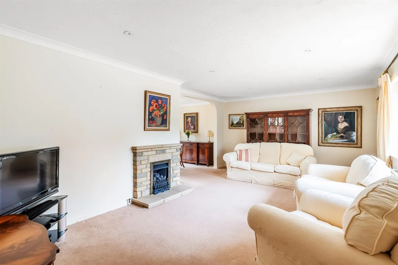 Ashwood Park, Fetcham, KT22, photo 11