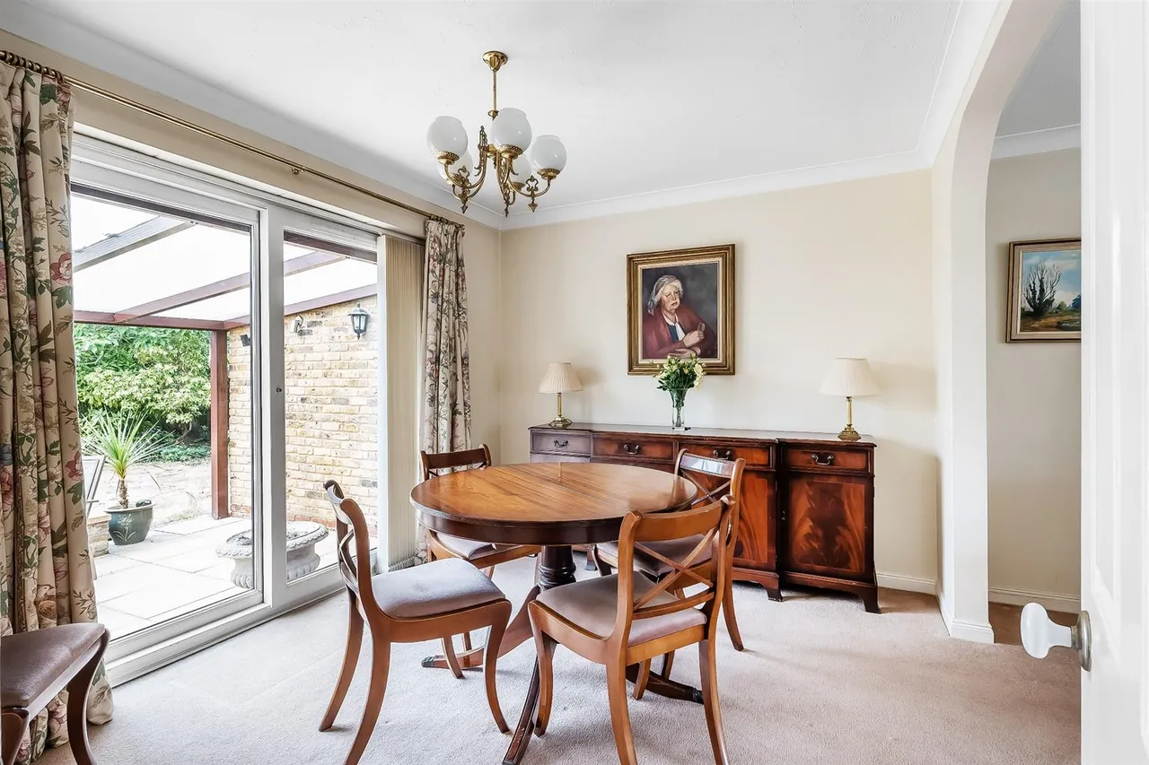 Ashwood Park, Fetcham, KT22, photo 4