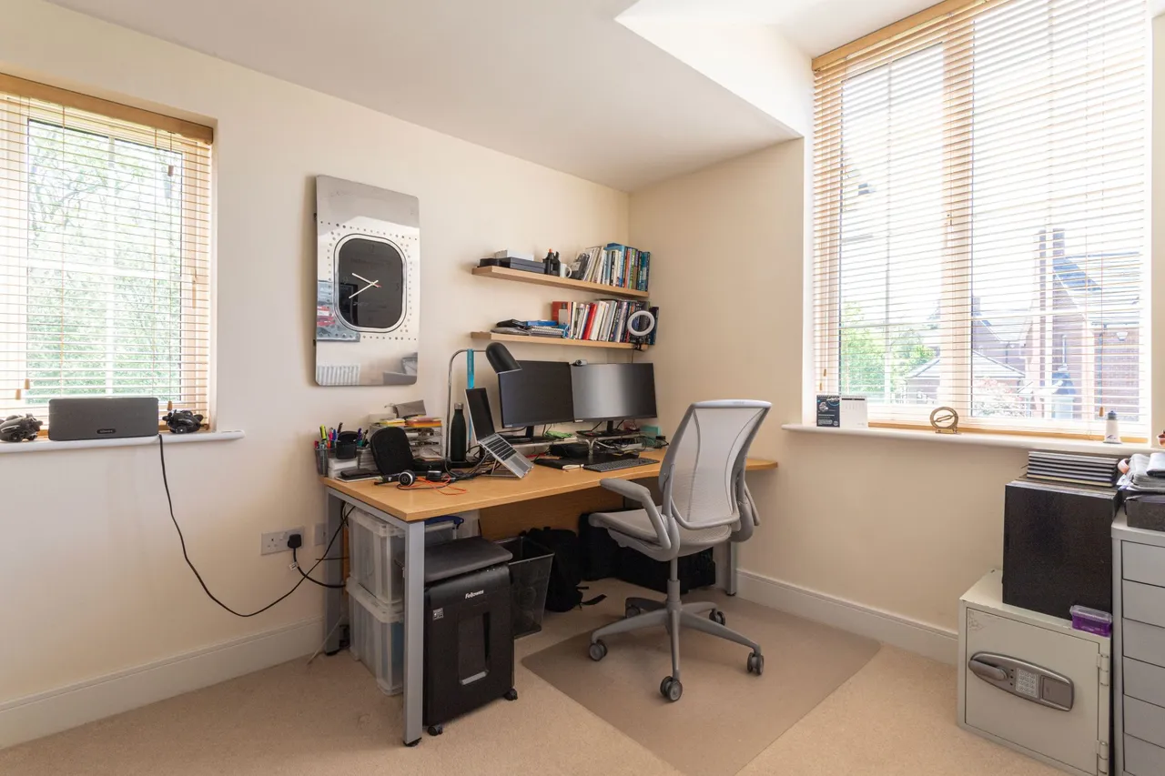 Mulberry Court, Hartley Wintney, Hook, RG27 8WU, photo 16