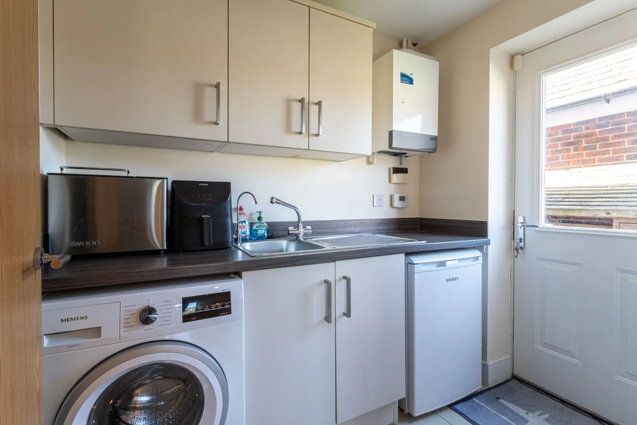 Mulberry Court, Hartley Wintney, Hook, RG27 8WU, photo 9