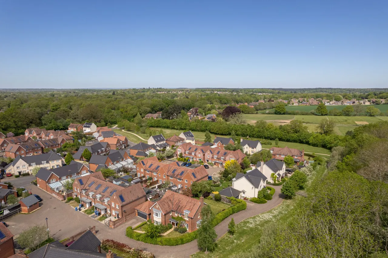 Mulberry Court, Hartley Wintney, Hook, RG27 8WU, photo 21