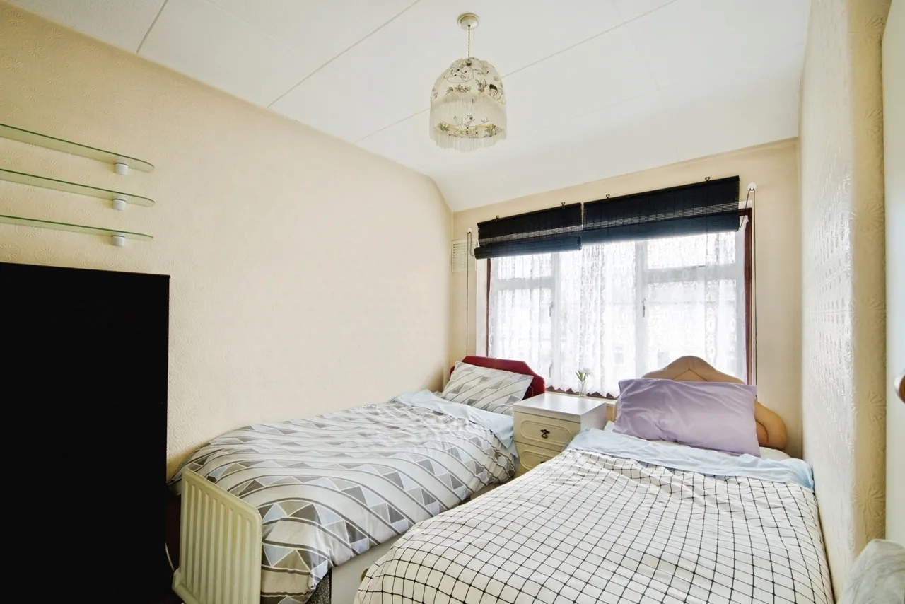 Lillechurch Road, Dagenham, Essex, RM8, photo 5