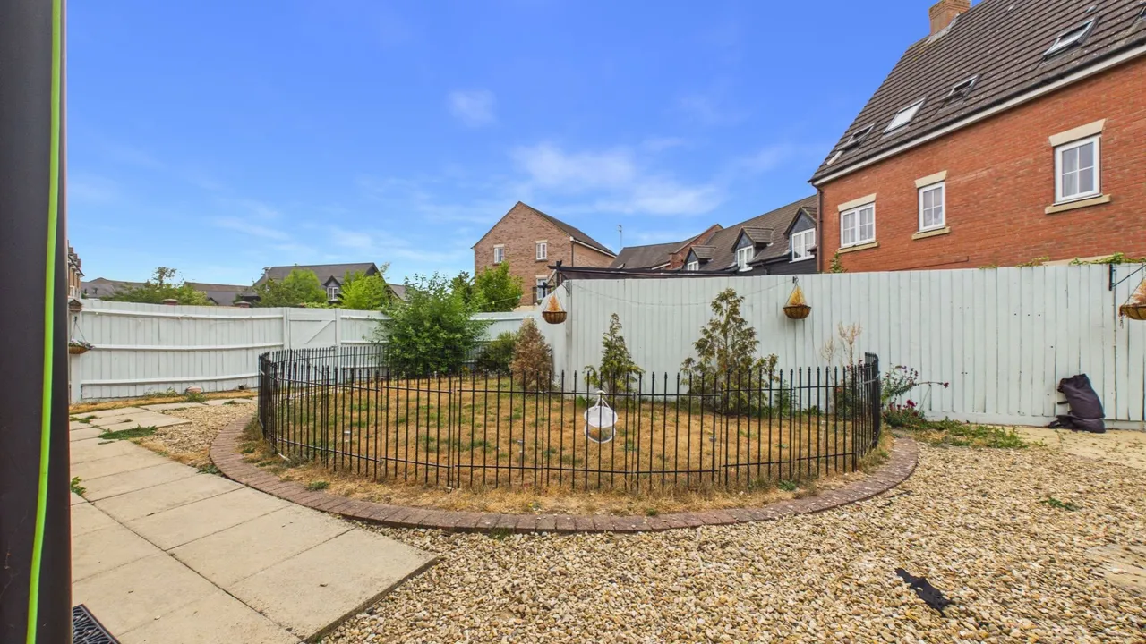 The Gables, Bourne, PE10, photo 24