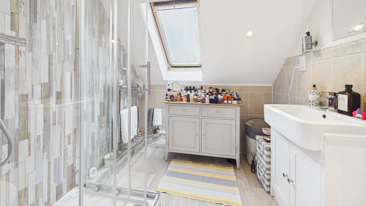 The Gables, Bourne, PE10, photo 21