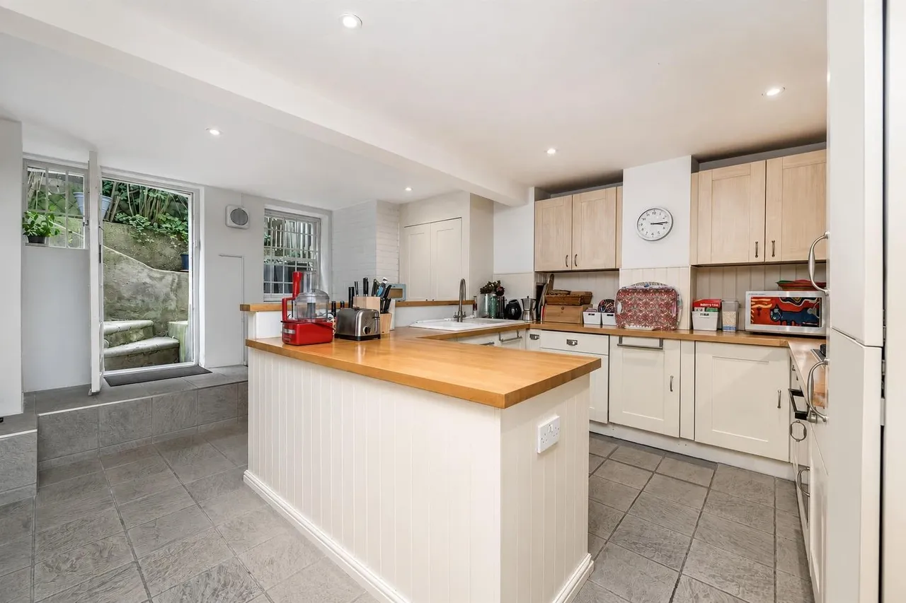 Glenmore Road Belsize Park, London NW3 4DB, photo 3