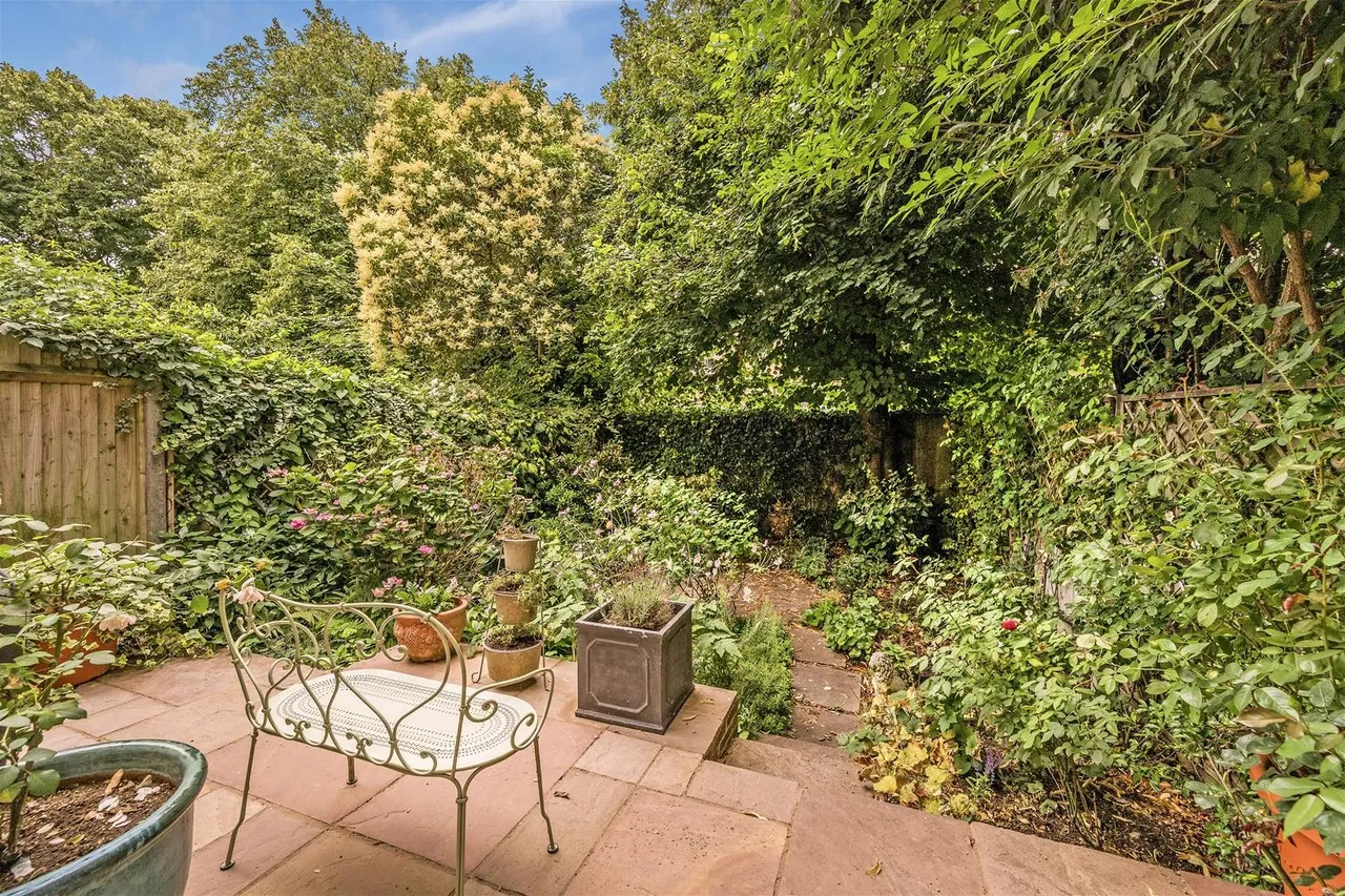 Glenmore Road Belsize Park, London NW3 4DB, photo 2