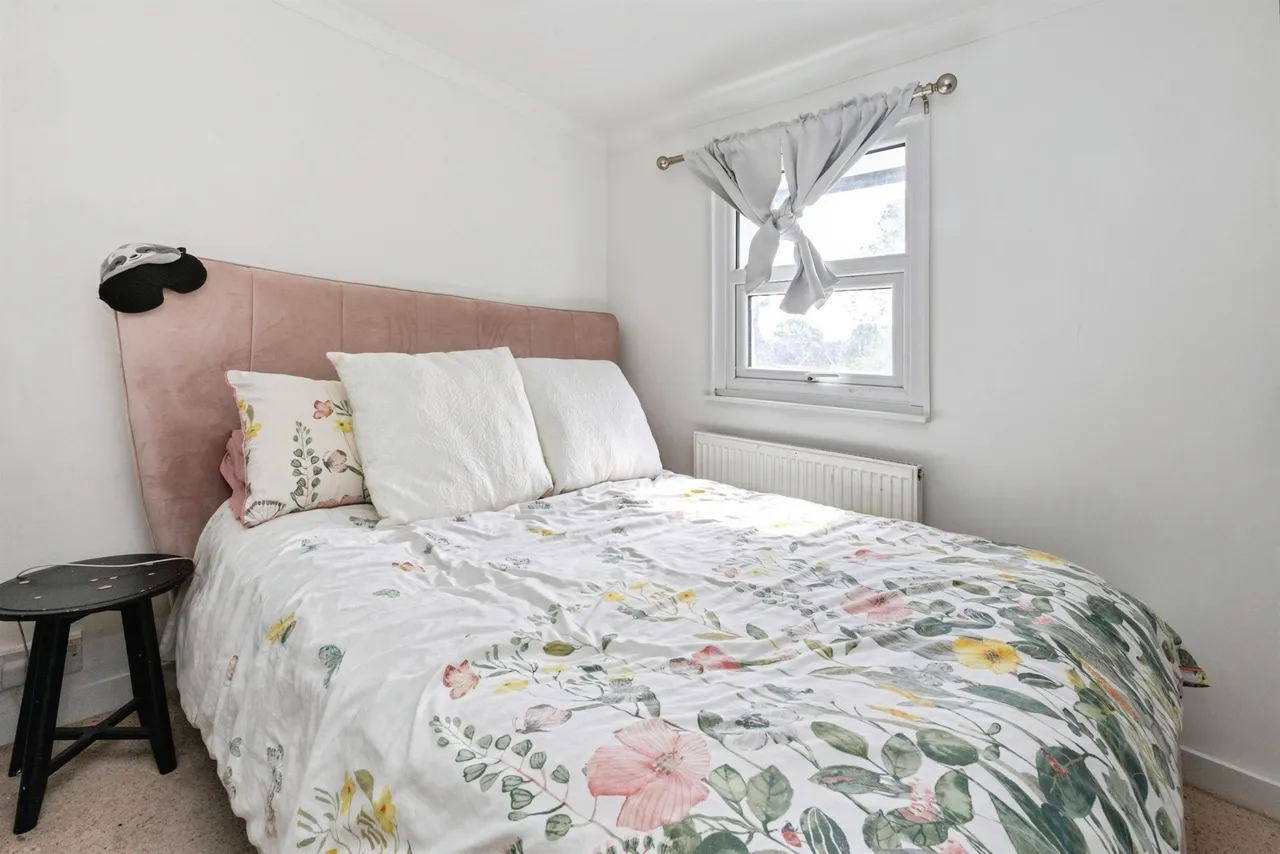 Chapel Row, Kingsnorth, Ashford, photo 7