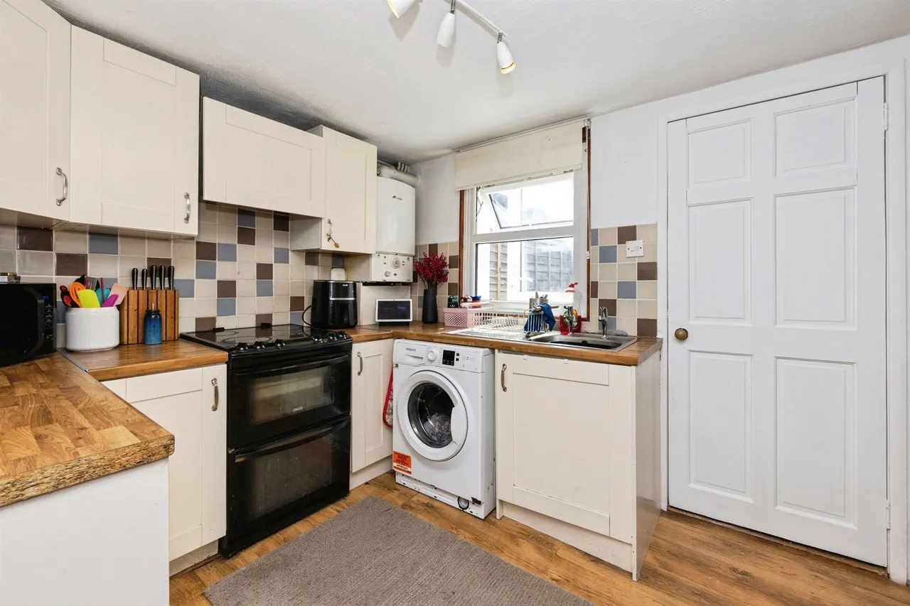 Chapel Row, Kingsnorth, Ashford, photo 4