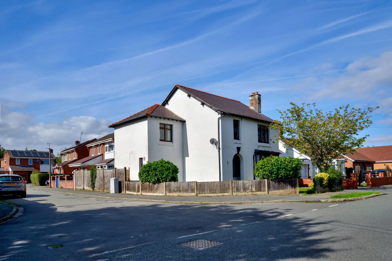 4 bed house for sale — 8 Egerton Road, Blacon, Chester, Cheshire, CH1 5HB
