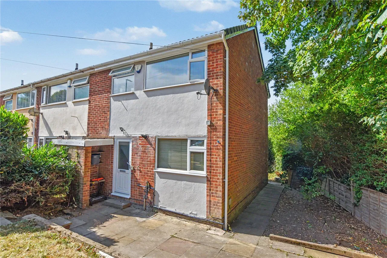 3 bed house for sale, Harthill Close, Gildersome, LS27