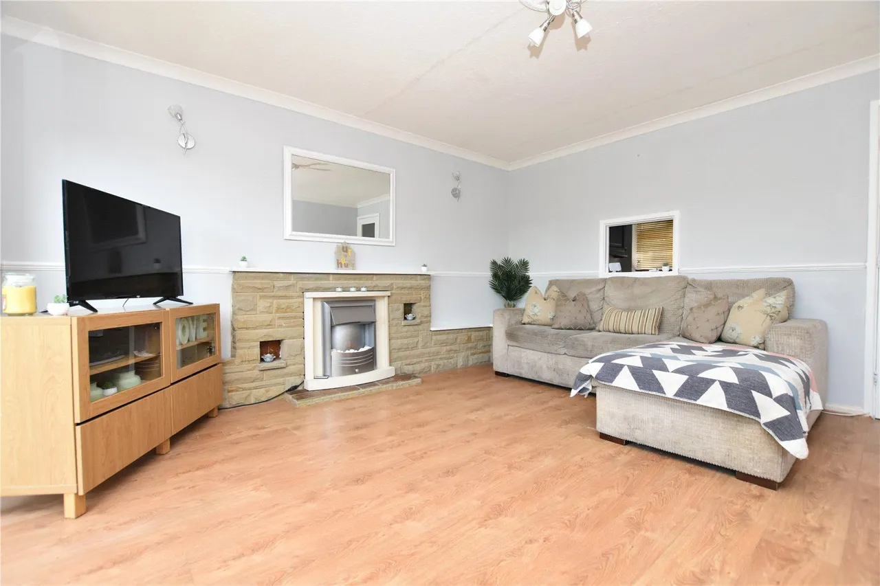 Harthill Close, Gildersome, LS27, photo 14