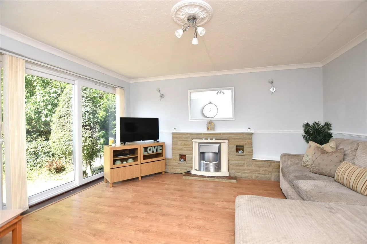 Harthill Close, Gildersome, LS27, photo 3
