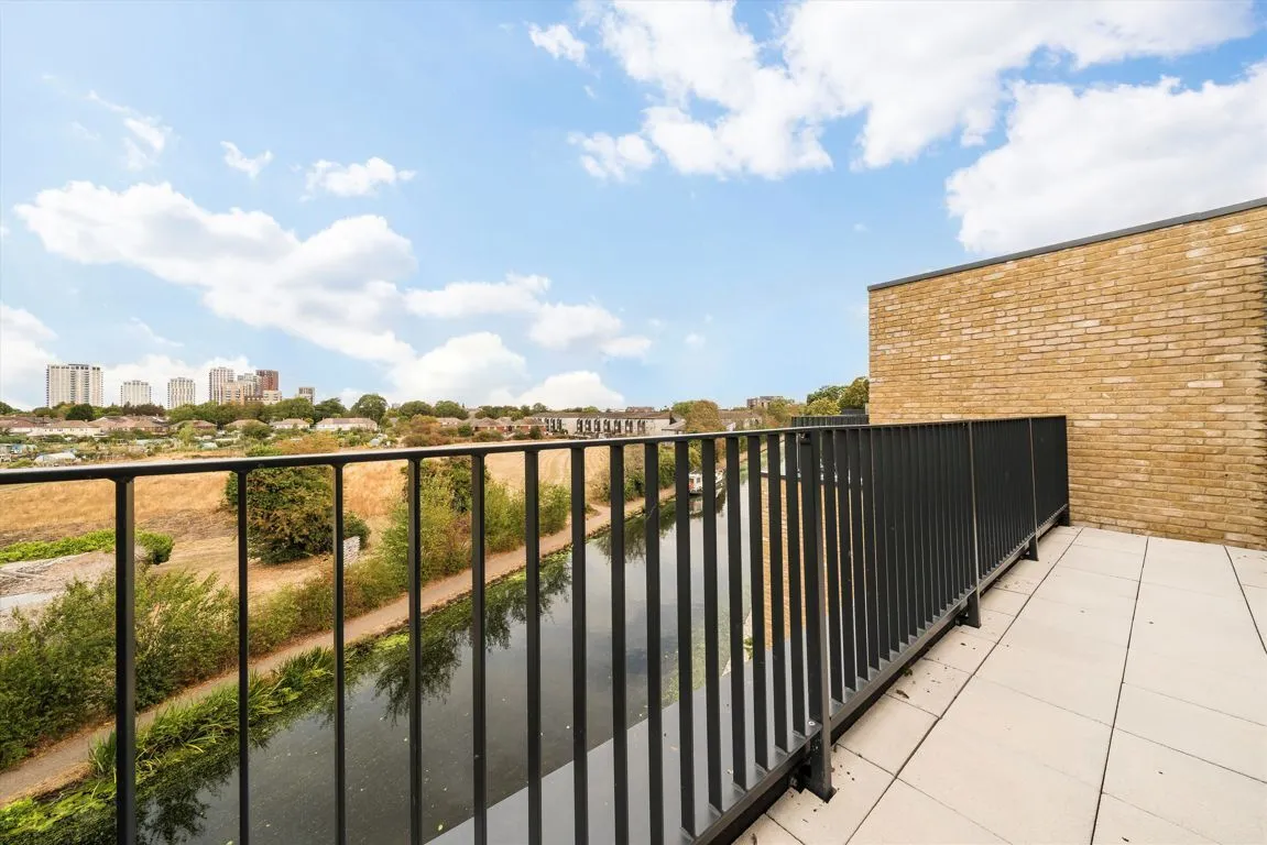 Bryanston Close, UB2, photo 9