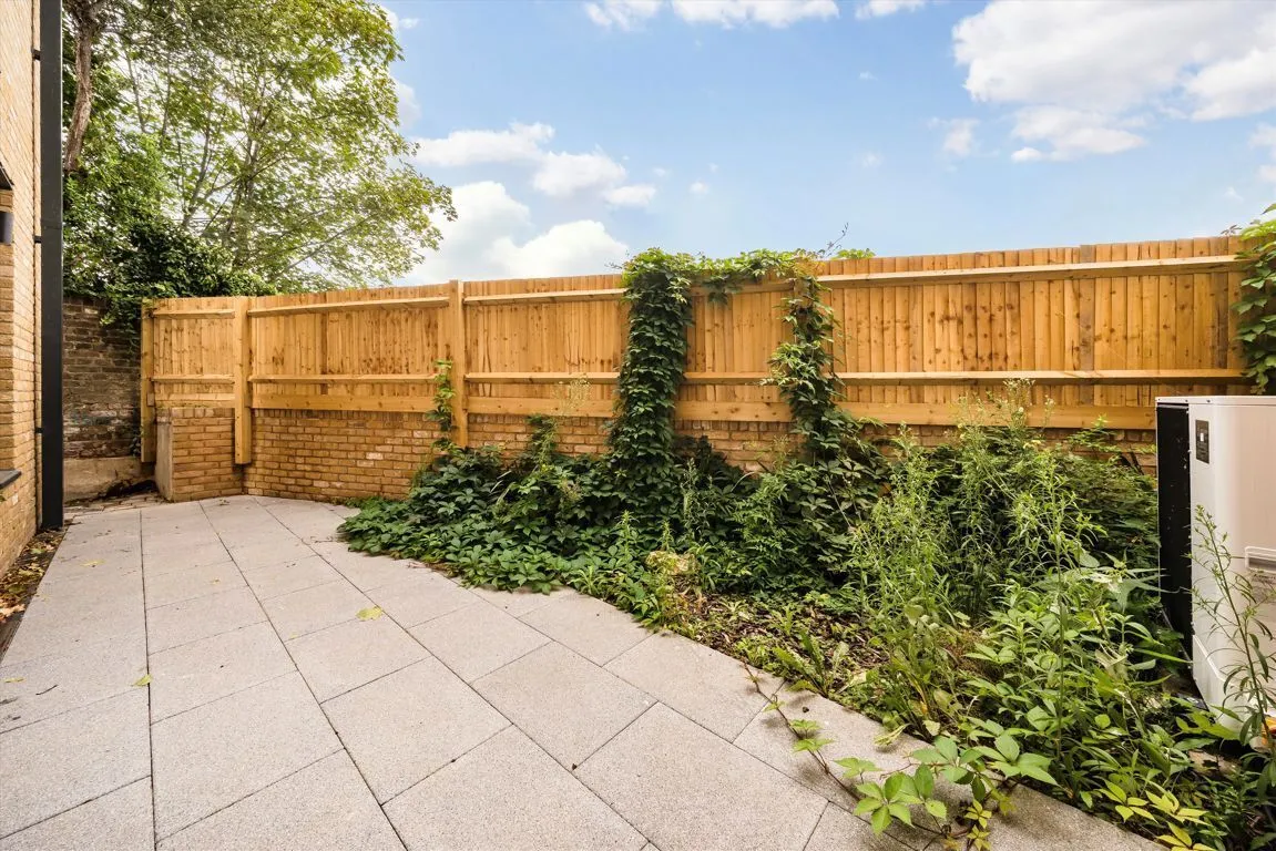 Bryanston Close, UB2, photo 10