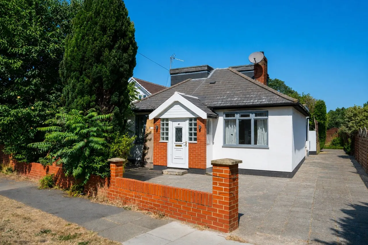 3 bed house for sale — 41 Green Lane, New Malden