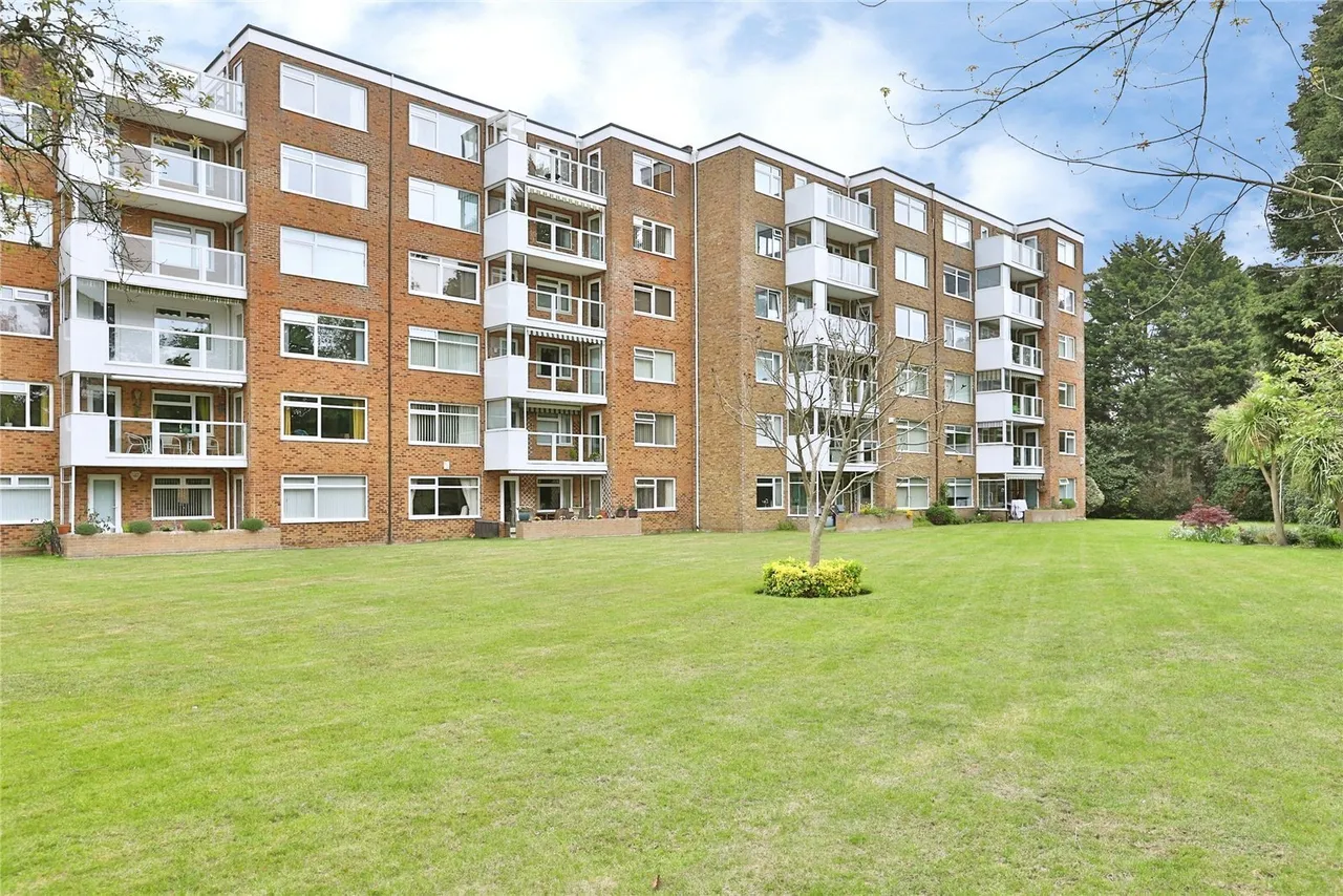 2 bed flat for sale, The Avenue, Branksome Park, BH13