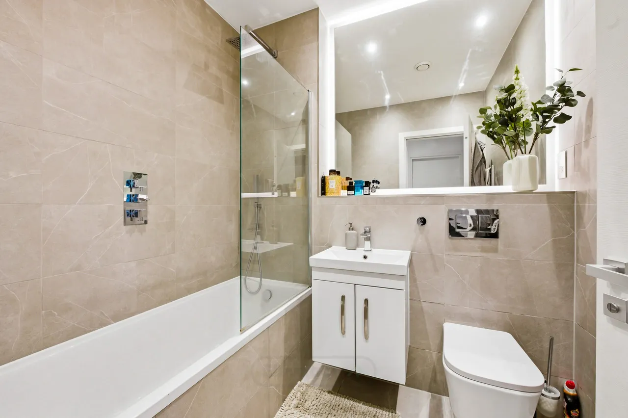 Flat 33, Tempus House, Milton Keynes, 249 Midsummer Boulevard, MK9 1FP, photo 6