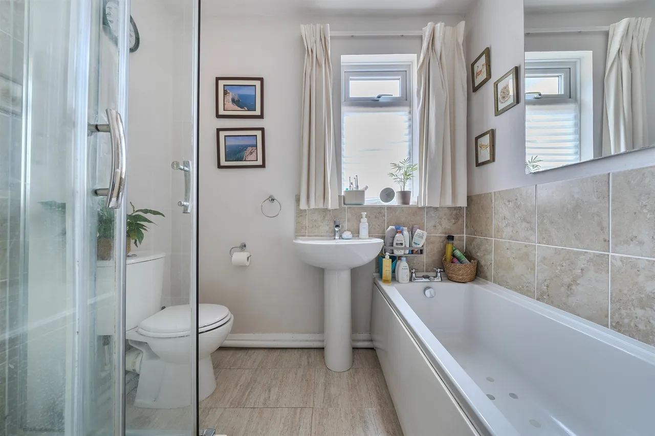 St. Andrews Road, Enfield, EN1, photo 9